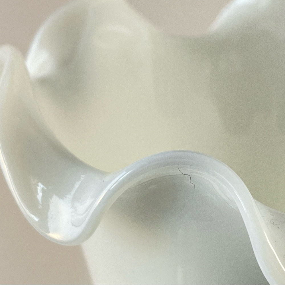 Italian Centrovetro Milk Glass Vase 11" Tall - Picture 13 of 14